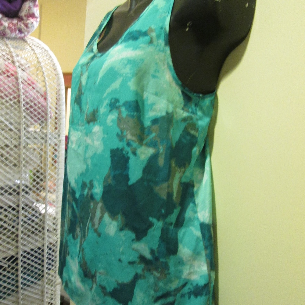 MOSSIMO SEA GREENS AND GREYS COLORS / SMALL TANK